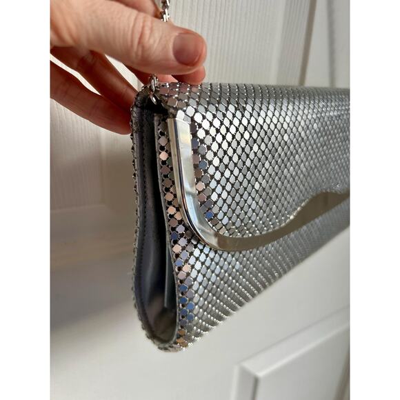 Beautiful Vintage Silver Disco Evening Purse | Silver Mesh Crossbody Bag - Picture 4 of 8